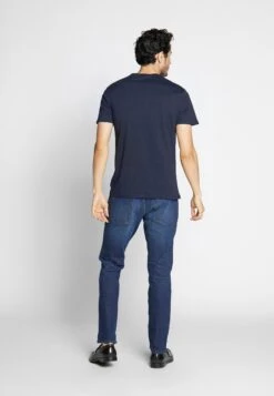 Pier One 4 Pack - Camiseta Básica - Black/White/Blue 7 Pier One 4 Pack - Camiseta Básica - Black/White/Blue -Pier One 0ca3960a59ed4451aec4ebc371a3d206