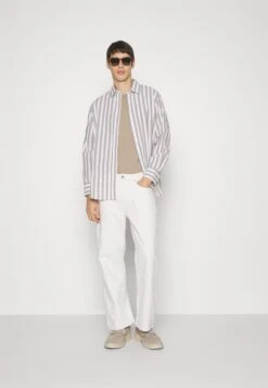 Primera página -Pier One 29e7ba99742e4a9a8b1cecfac2f50735