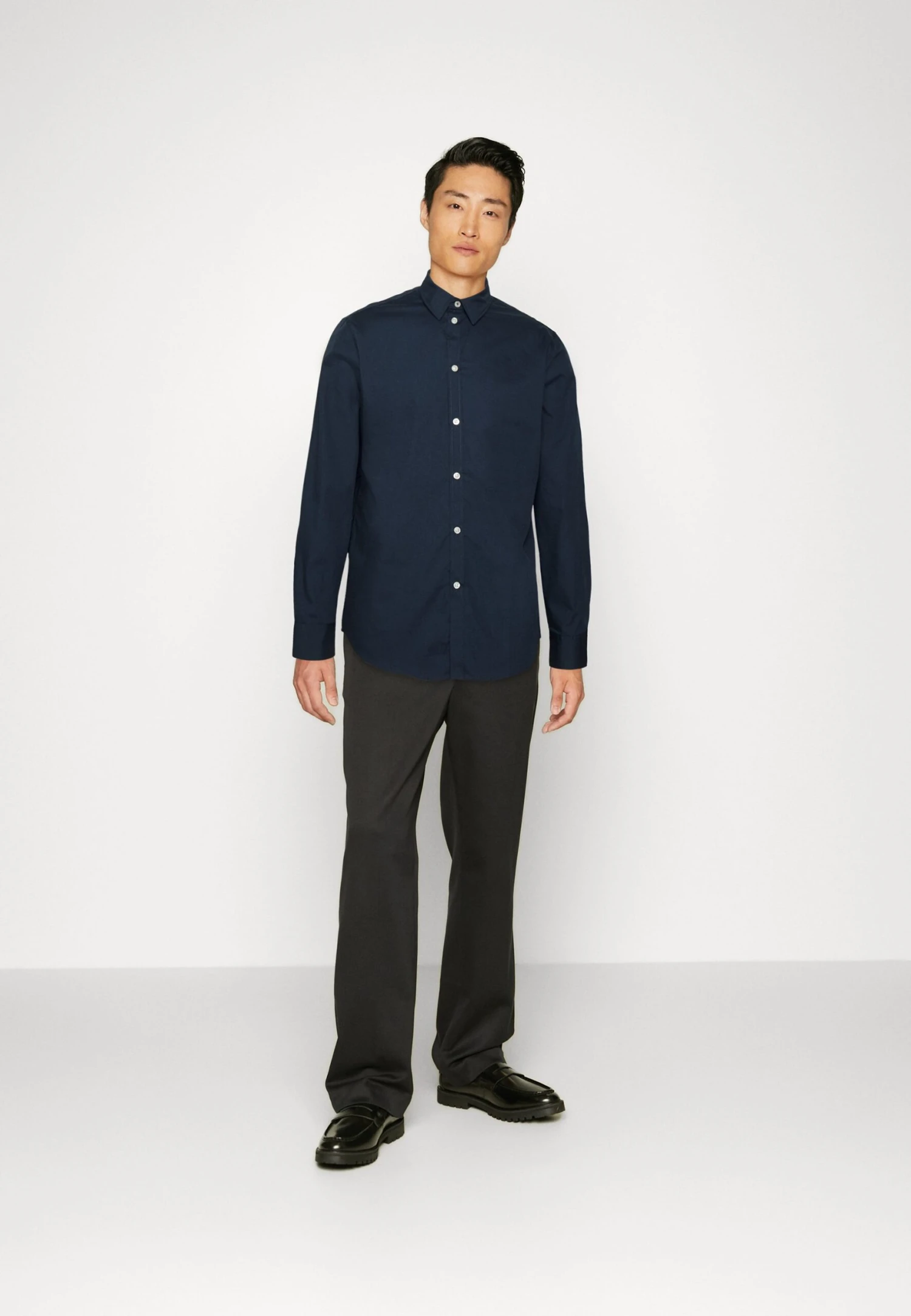 Pier One 3 Pack - Camisa Elegante - White/Light Blue/Dark Blue 1 Pier One 3 Pack - Camisa Elegante - White/Light Blue/Dark Blue