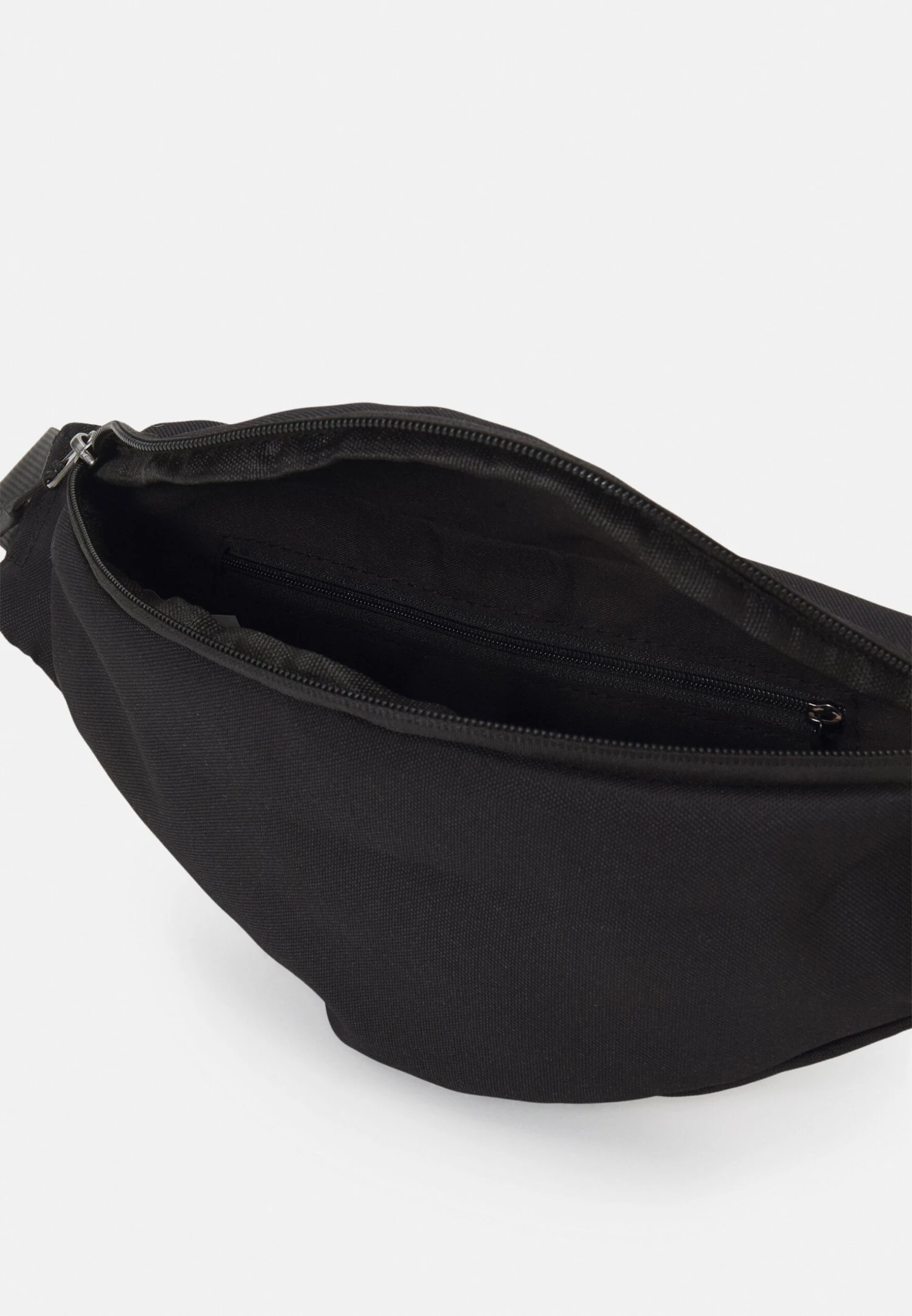 Pier One Riñonera - Black 3 Pier One Riñonera - Black - Imagen 3