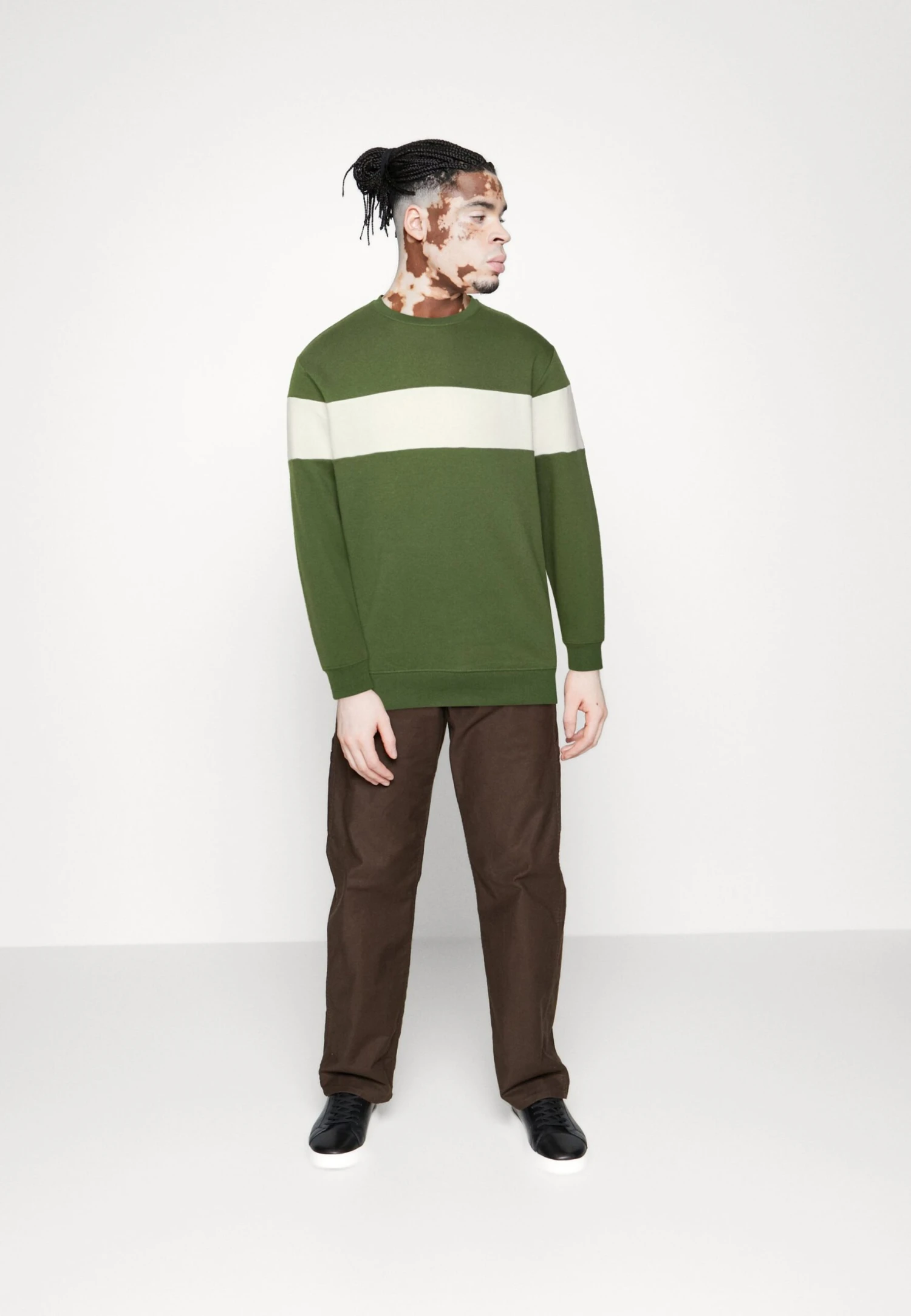 Pier One Sudadera - Khaki/Off-White 2 Pier One Sudadera - Khaki/Off-White - Imagen 2