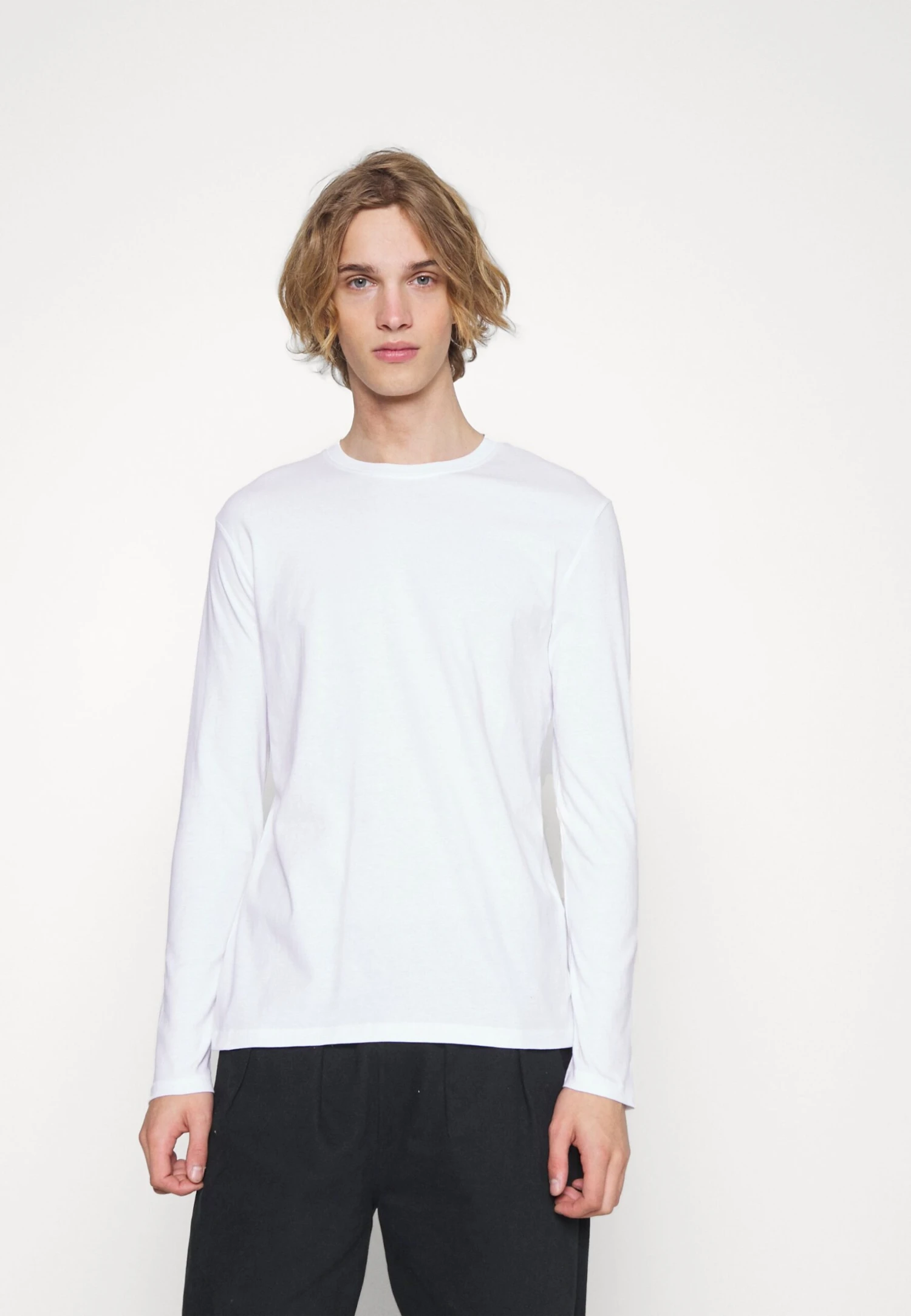 Pier One 5 Pack - Camiseta De Manga Larga - Black/White/Olive 4 Pier One 5 Pack - Camiseta De Manga Larga - Black/White/Olive - Imagen 4