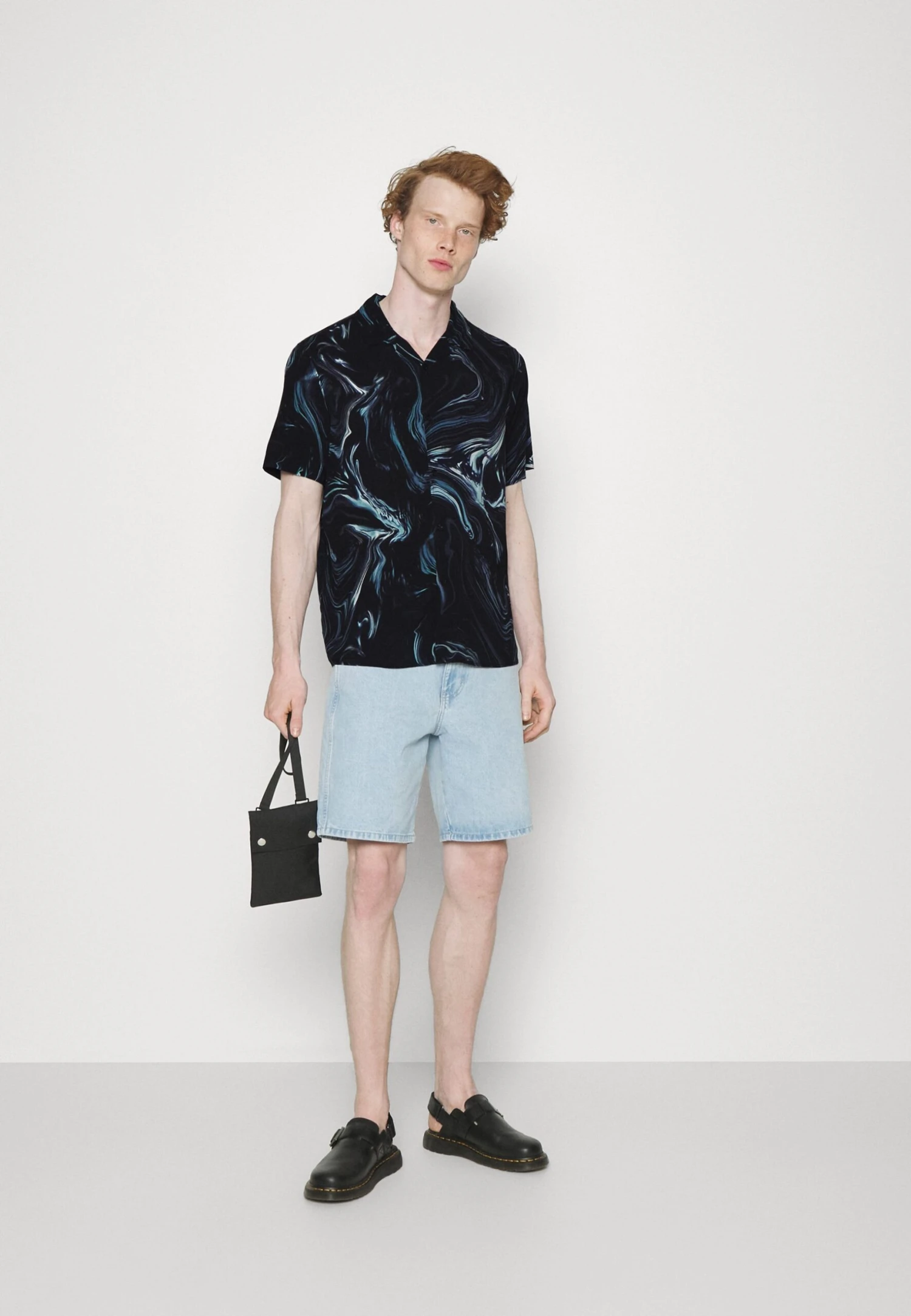 Pier One Marble Resort Unisex - Camisa - Black 2 Pier One Marble Resort Unisex - Camisa - Black - Imagen 2