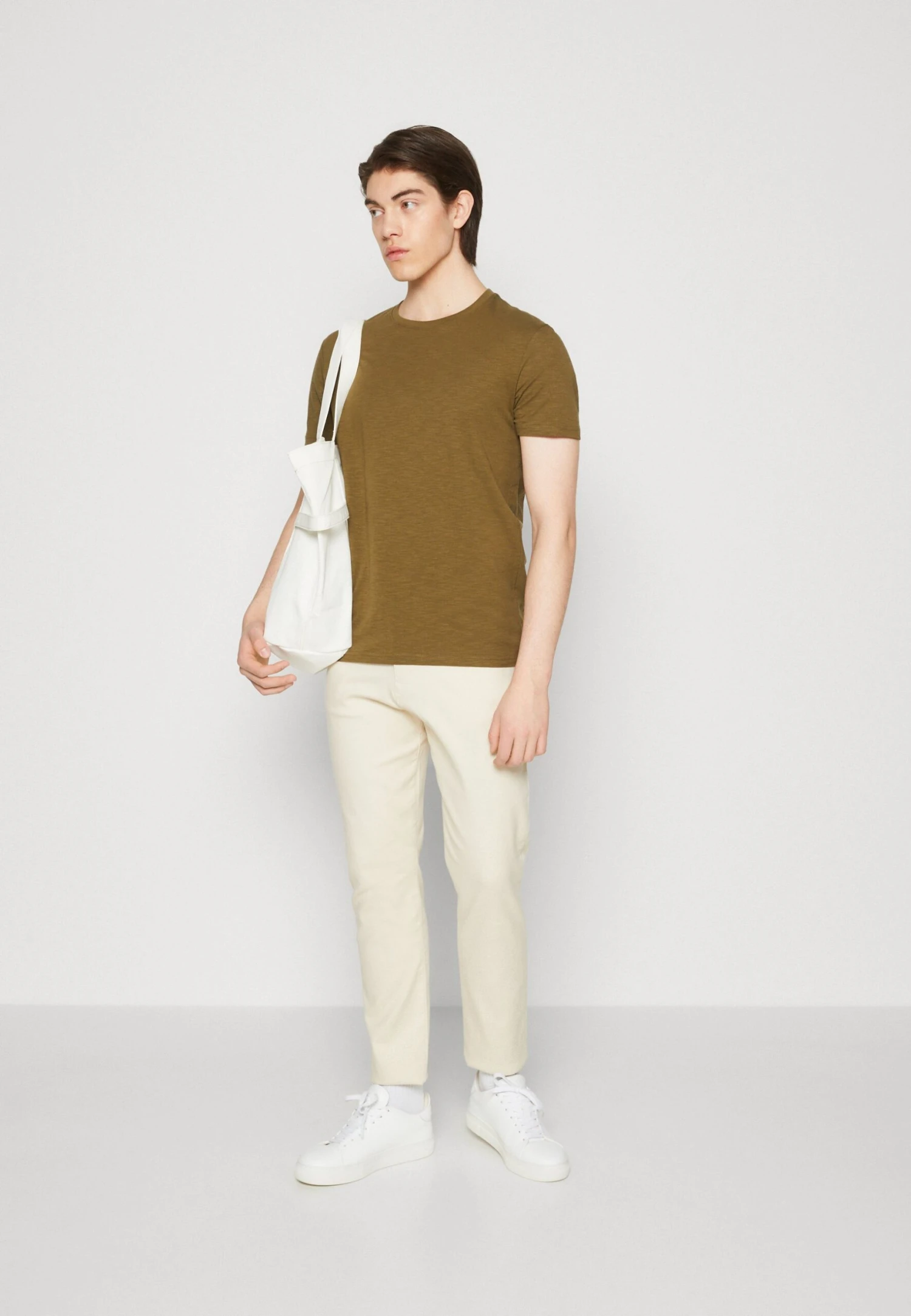 Pier One 5 Pack - Camiseta Básica - Black/Light Blue/Khaki/Mint/Beige 1 Pier One 5 Pack - Camiseta Básica - Black/Light Blue/Khaki/Mint/Beige