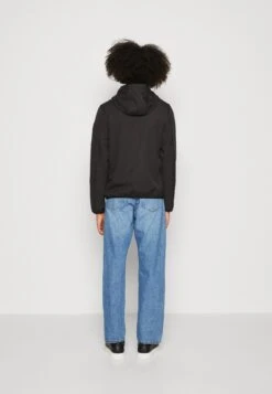 Pier One Impermeable - Black 8 Pier One Impermeable - Black -Pier One 4e357a4c9dc64463935acb495187a2e8