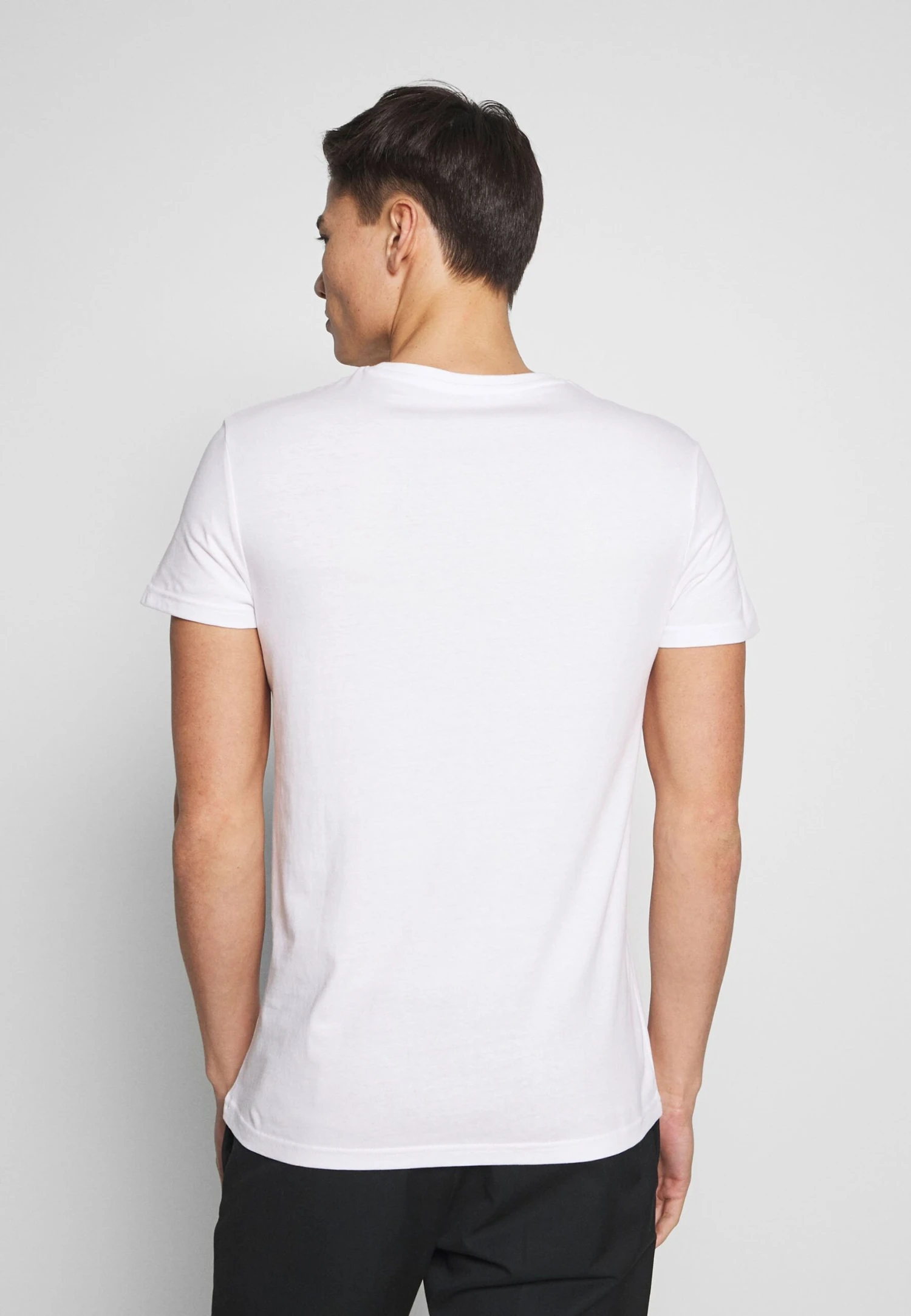 Pier One 5 Pack - Camiseta Básica - Olive/ White/ Navy /Yellow /Black 3 Pier One 5 Pack - Camiseta Básica - Olive/ White/ Navy /Yellow /Black - Imagen 3