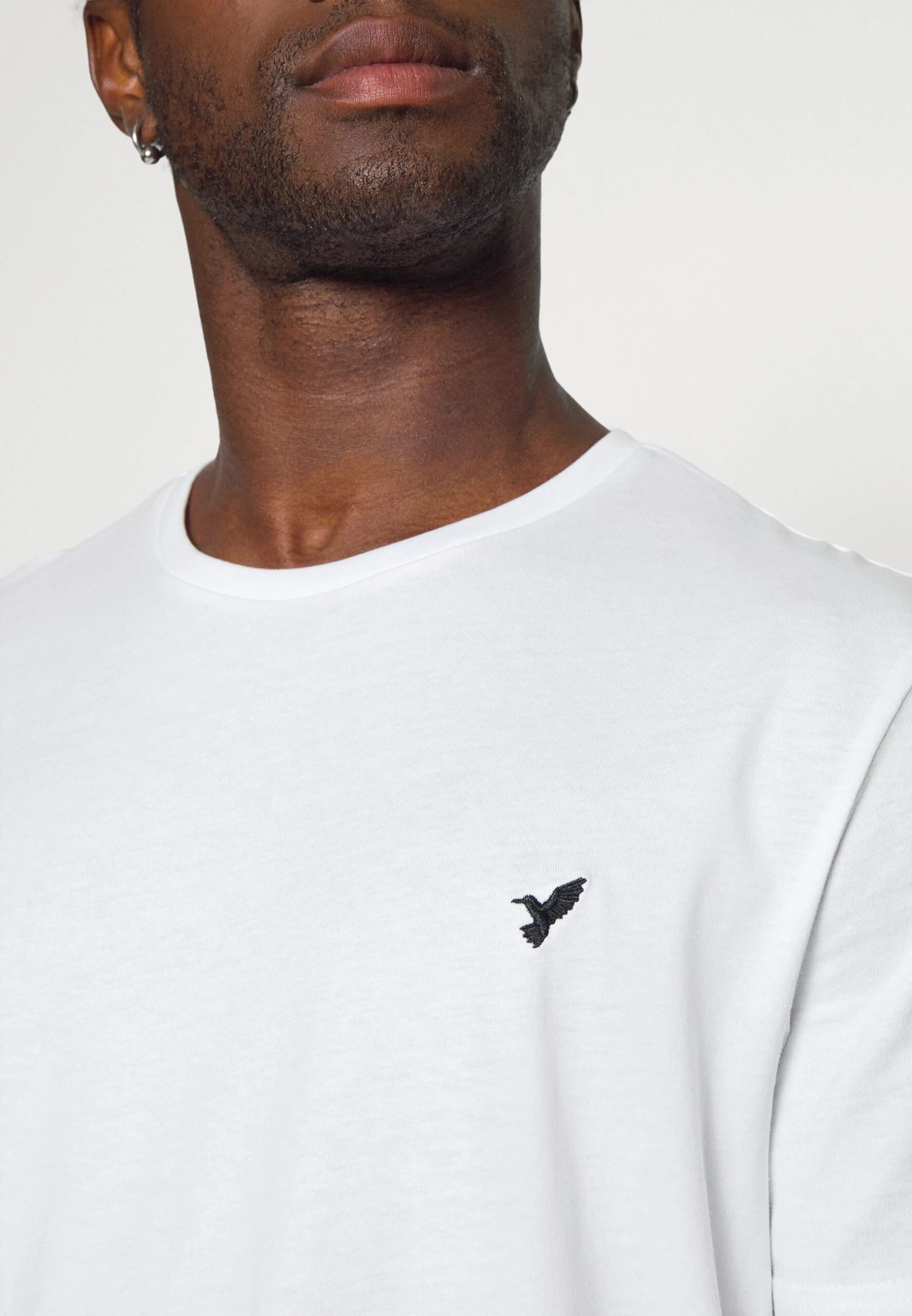 Pier One 5 Pack - Camiseta Básica - White/Blue/Stone 8 Pier One 5 Pack - Camiseta Básica - White/Blue/Stone - Imagen 8