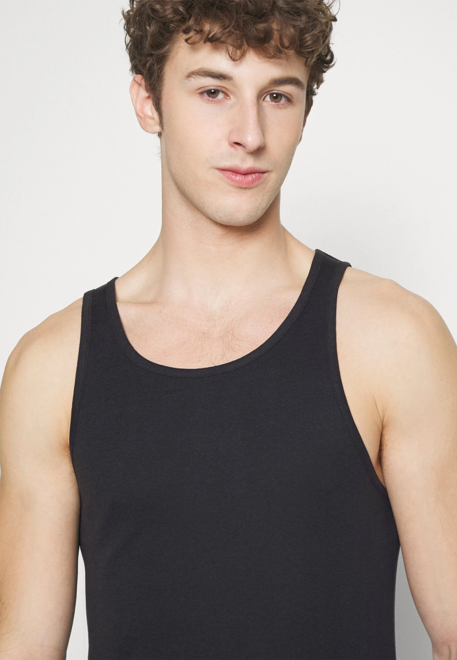 Pier One 5 Pack - Camiseta Interior - Black 4 Pier One 5 Pack - Camiseta Interior - Black - Imagen 4