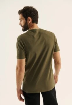 Pier One Camiseta Básica - Olive -Pier One 5bca68ba79b94f5a917fab131e61755a