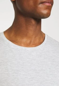 Pier One 5 Pack - Camiseta Básica - Black/White/Light Grey -Pier One 781514b98ac940a2934d4a3cf6c9ca05