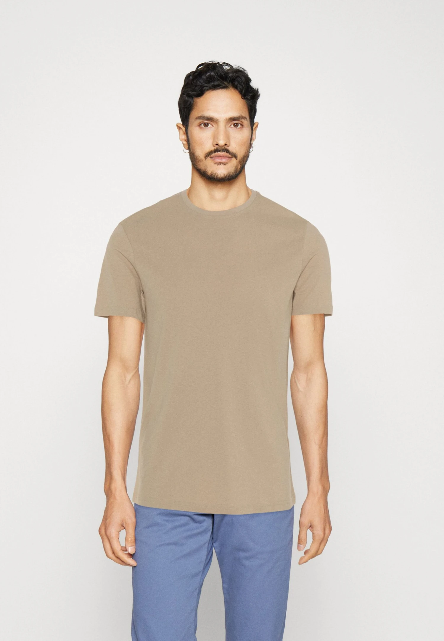 Pier One 5 Pack - Camiseta Básica - White/Off-White/Lilac 7 Pier One 5 Pack - Camiseta Básica - White/Off-White/Lilac - Imagen 7