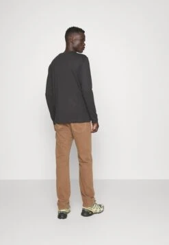 Pier One 3 Pack Unisex- Camiseta De Manga Larga - Black/Bordeaux/Dark Green 9 Pier One 3 Pack Unisex- Camiseta De Manga Larga - Black/Bordeaux/Dark Green -Pier One a2aa8a4e8b484e99969d8950461dc79e