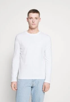 Primera página -Pier One aad286ee902a43619808ca737715909e