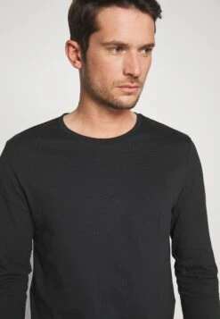 Pier One 2 Pack - Camiseta De Manga Larga - White/Black 11 Pier One 2 Pack - Camiseta De Manga Larga - White/Black -Pier One abe5f01df1c144a5b727bffa4e9f9909