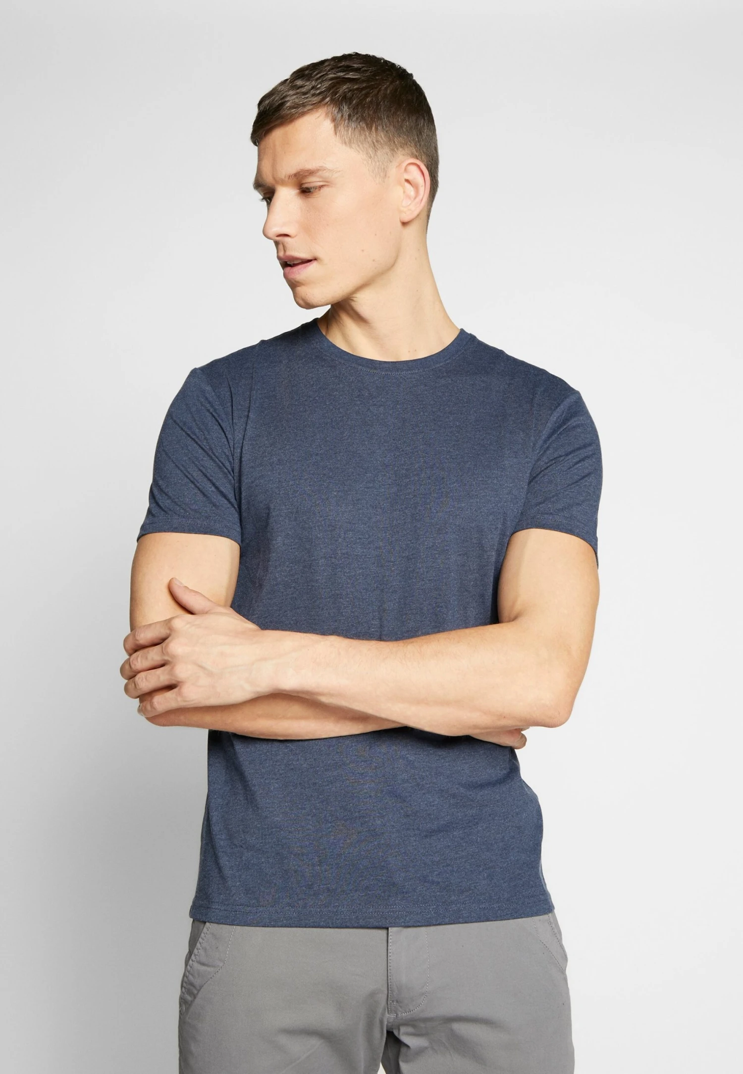 Pier One 3 Pack - Camiseta Básica - Mottled Bordeaux/White/Blue 3 Pier One 3 Pack - Camiseta Básica - Mottled Bordeaux/White/Blue - Imagen 3