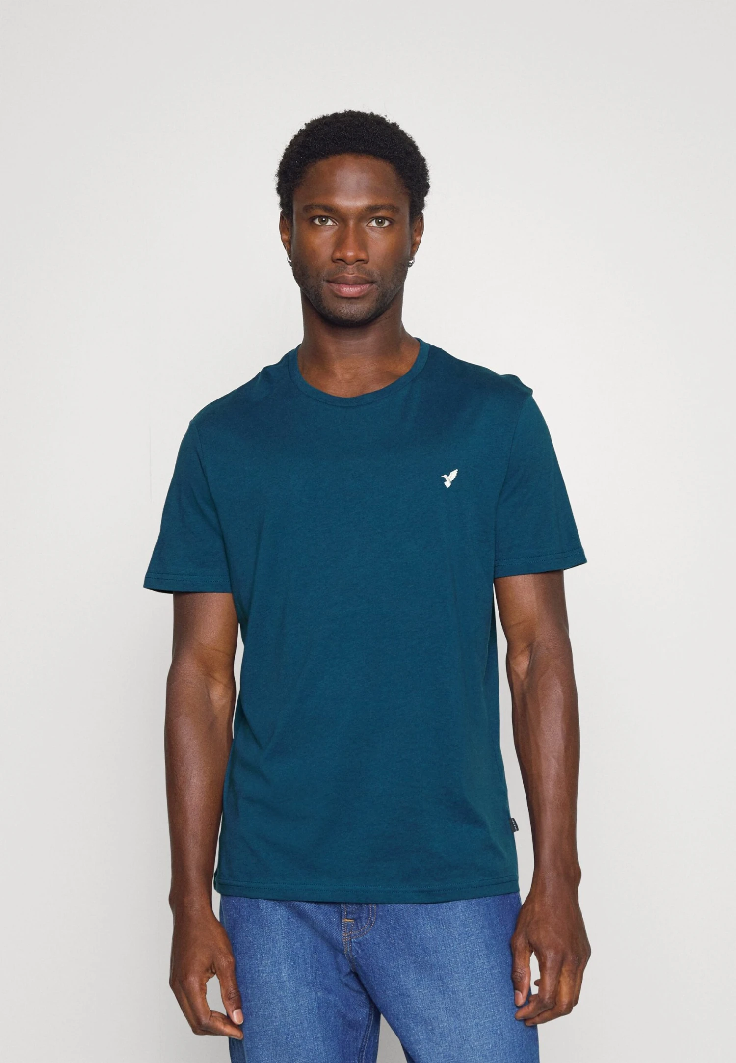 Pier One 5 Pack - Camiseta Básica - White/Blue/Stone 4 Pier One 5 Pack - Camiseta Básica - White/Blue/Stone - Imagen 4