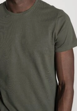 Pier One 3 Pack - Camiseta Básica - Black/Grey/Green -Pier One ba2abdb3c78c4a8bb5a16ee701db5a1d