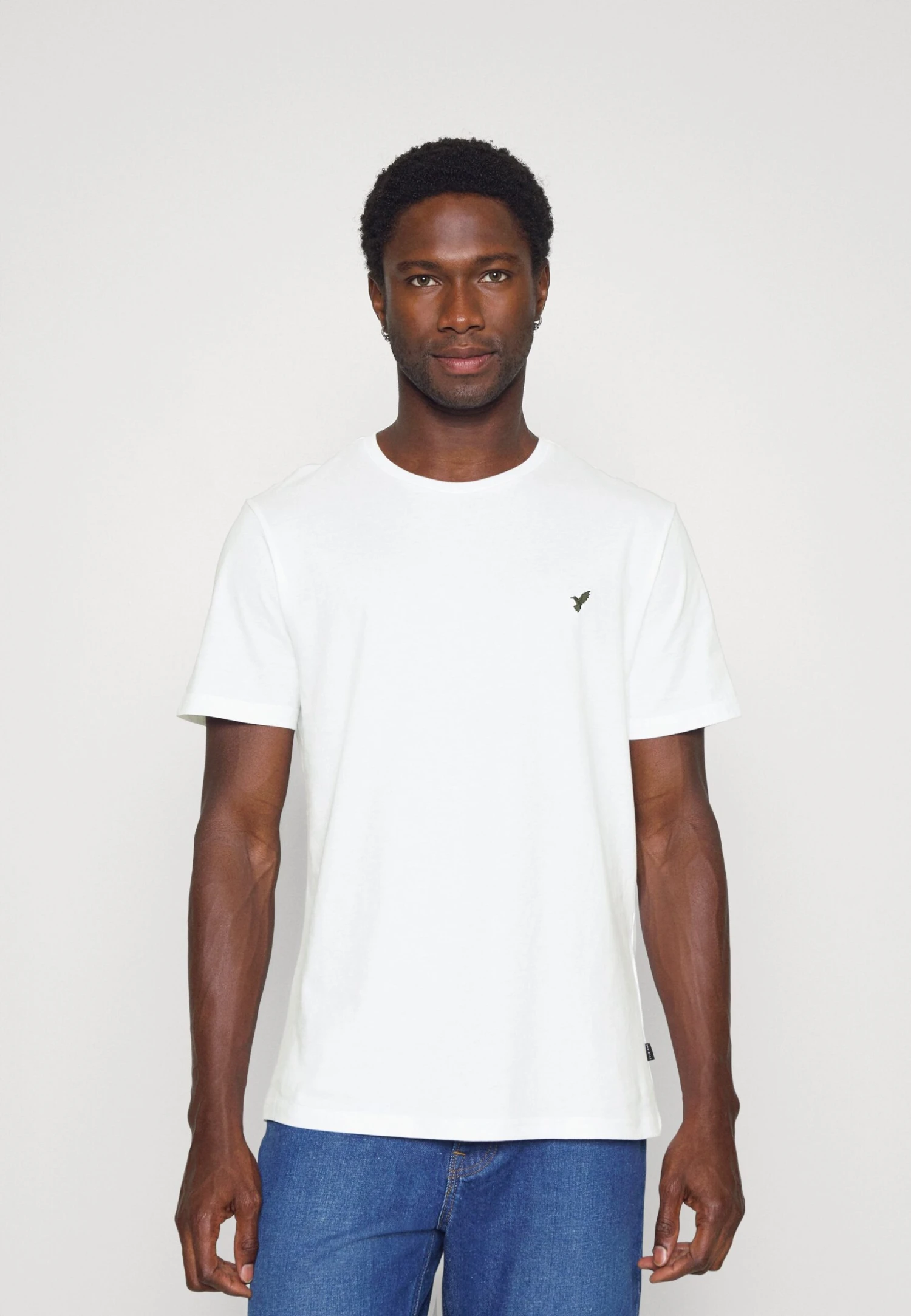 Pier One 5 Pack - Camiseta Básica - White/Blue/Stone 2 Pier One 5 Pack - Camiseta Básica - White/Blue/Stone - Imagen 2