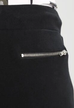 Pier One Biker Jogger - Pantalones Deportivos - Black -Pier One d14f4d3e23264a23856a525cf94a989d