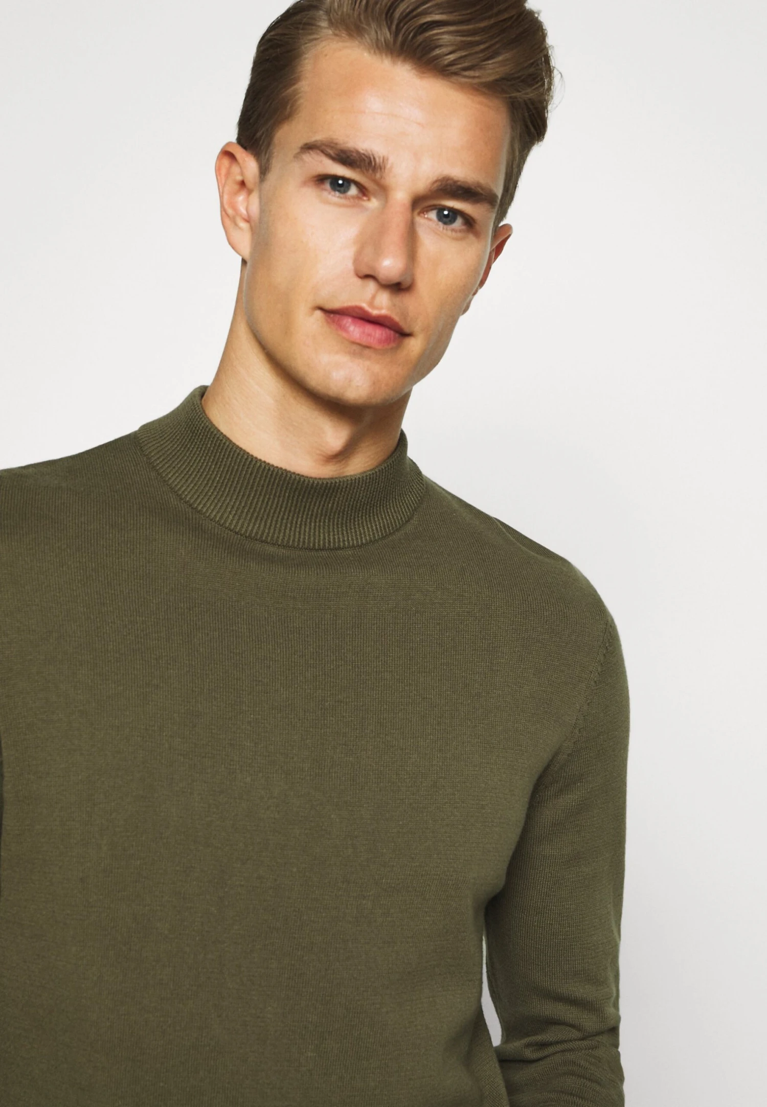 Pier One Jersey De Punto - Oliv 4 Pier One Jersey De Punto - Oliv - Imagen 4