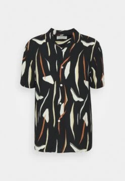Pier One Contemporary Art Regular Resort- Camisa - Black -Pier One e739edc7466f4853a7b9d5c5f65579b1
