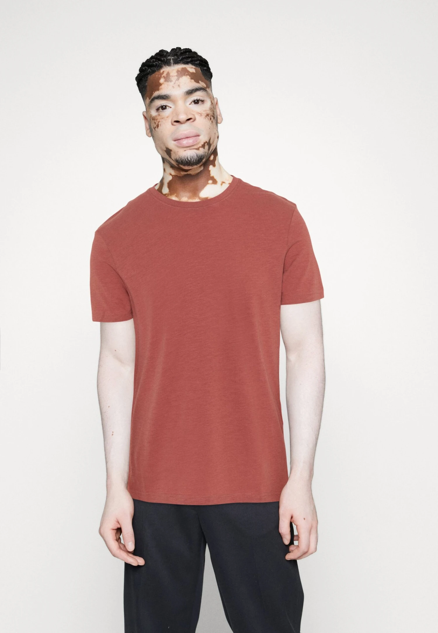 Pier One 5 Pack - Camiseta Básica - Light Blue/Yellow/Mint 6 Pier One 5 Pack - Camiseta Básica - Light Blue/Yellow/Mint - Imagen 6