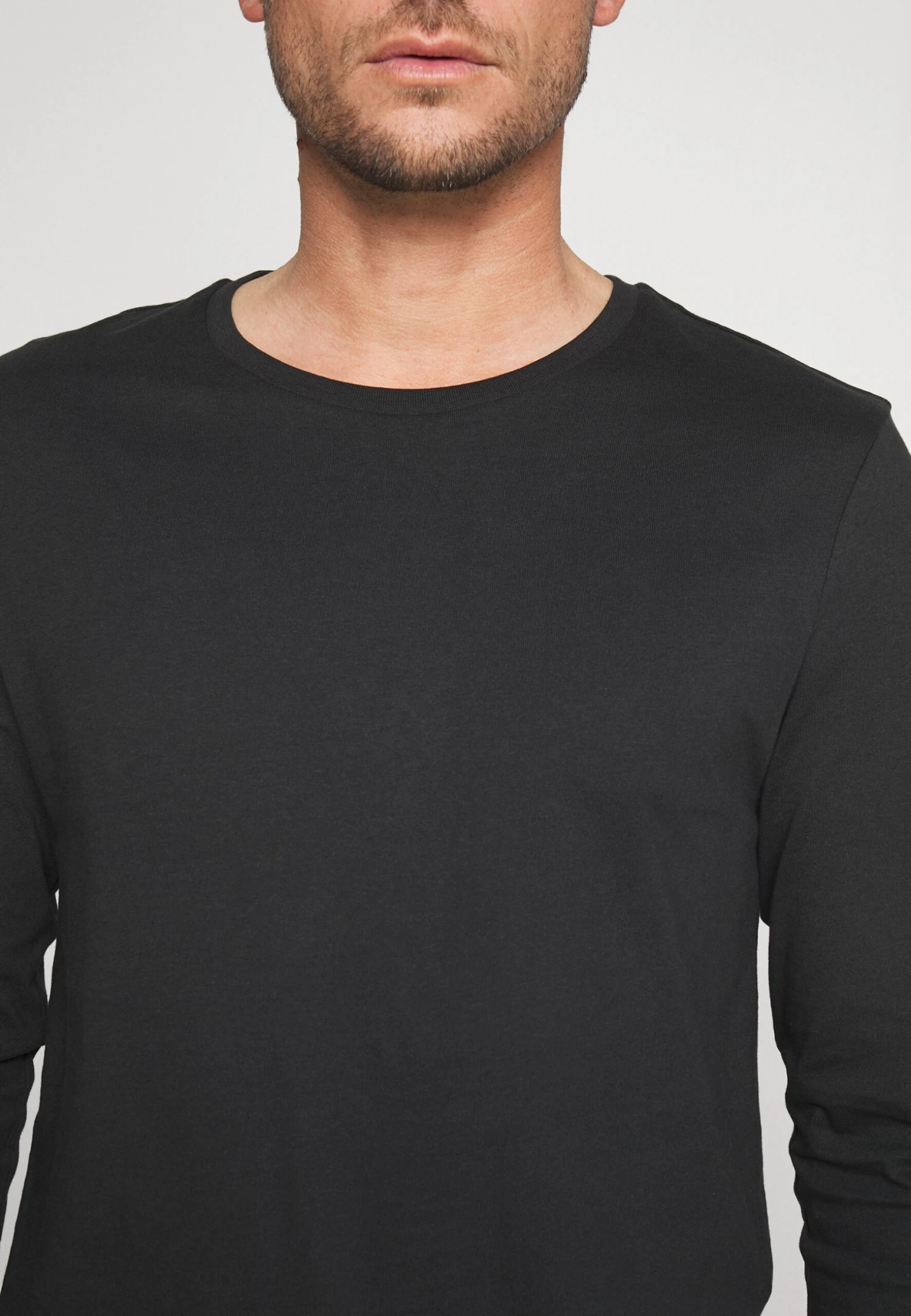 Pier One 2 Pack - Camiseta De Manga Larga - White/Black 7 Pier One 2 Pack - Camiseta De Manga Larga - White/Black - Imagen 7