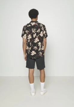 Pier One 2 Pack - Shorts - Olive/Black -Pier One fd44b737848c4df581a8294c3b8851b1